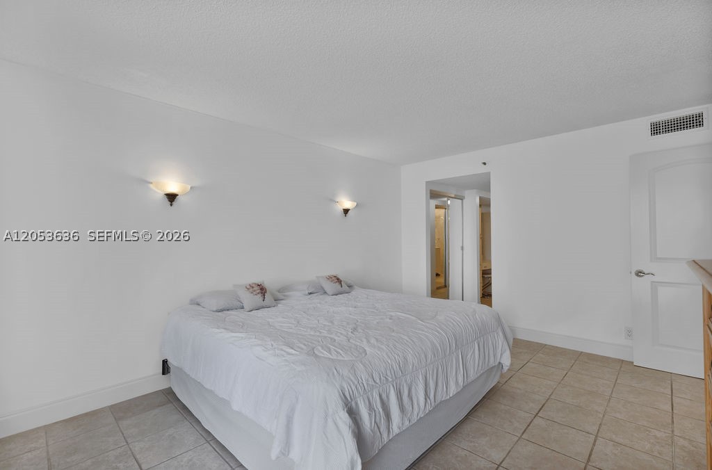 OCEANFRONT PLAZA CONDO - Residential Lease
