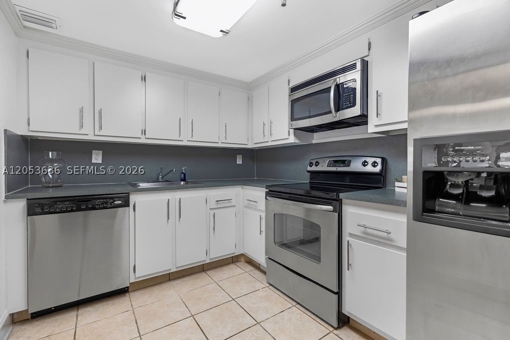 OCEANFRONT PLAZA CONDO - Residential Lease