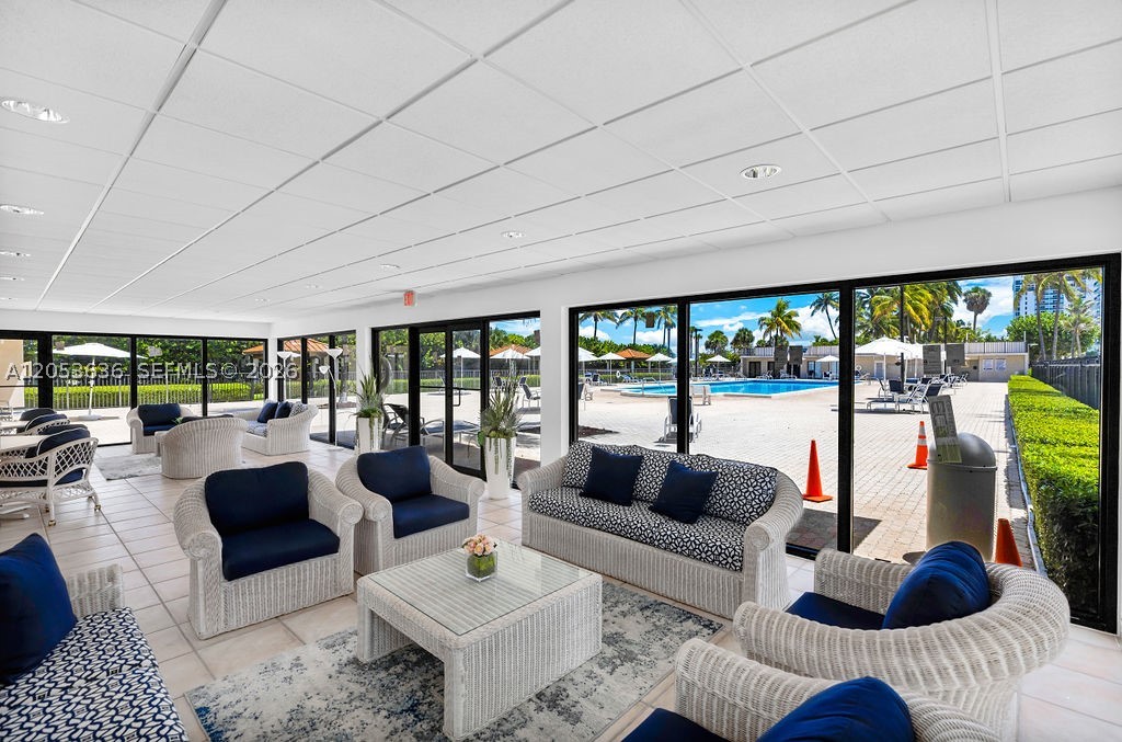 OCEANFRONT PLAZA CONDO - Residential Lease