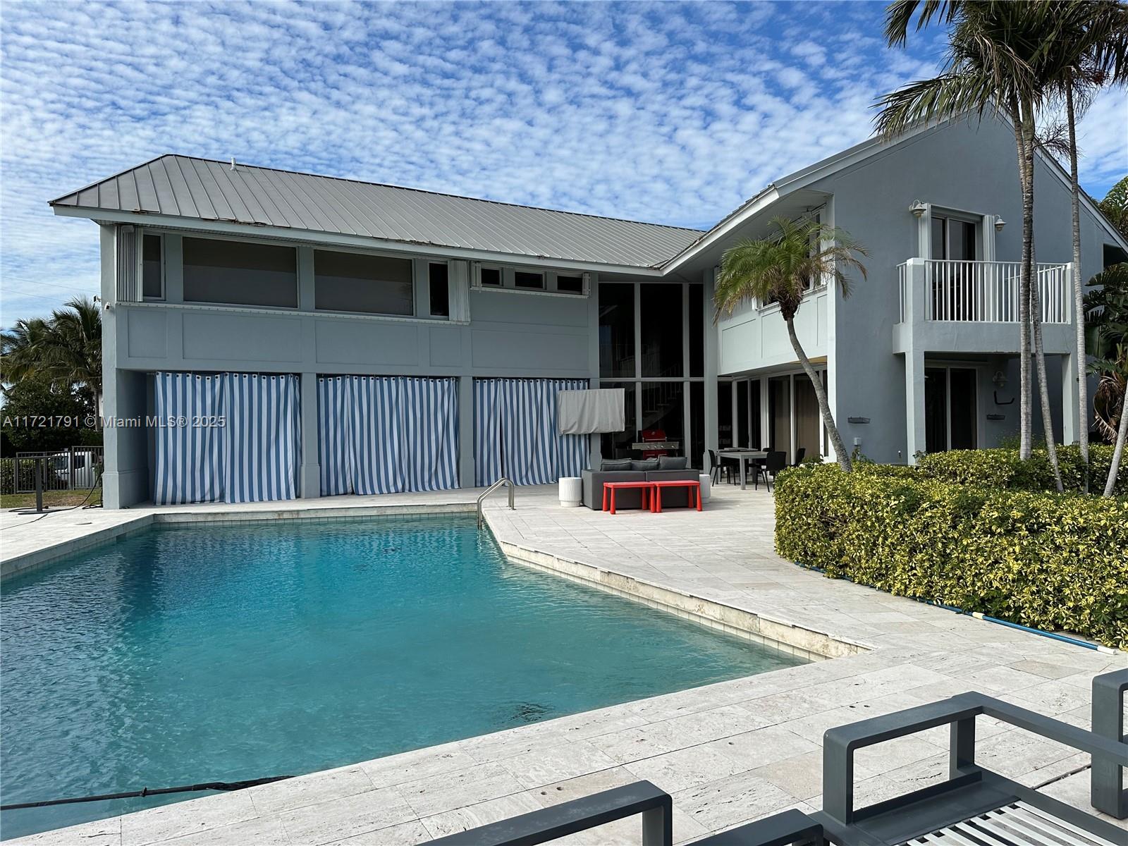 ISLAND DRIVE SOUTH ESTATE - Residential