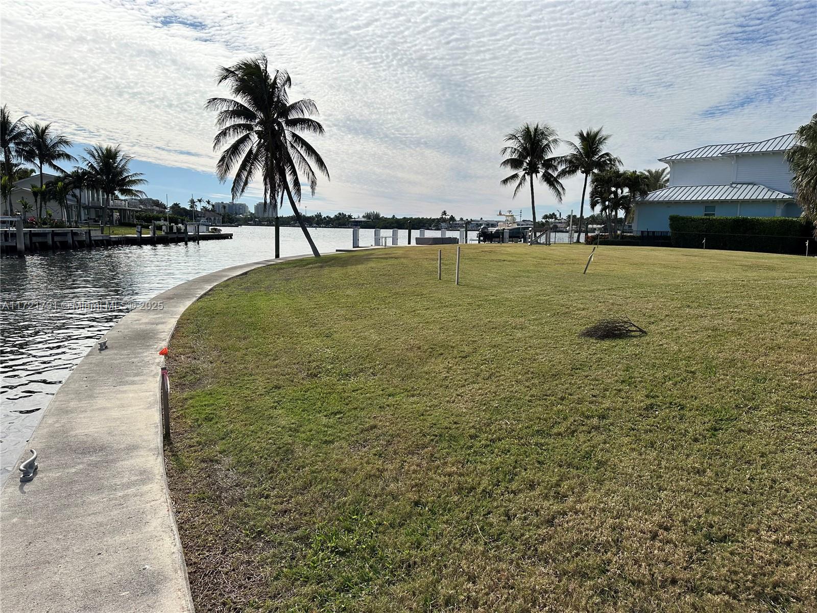 ISLAND DRIVE SOUTH ESTATE - Residential