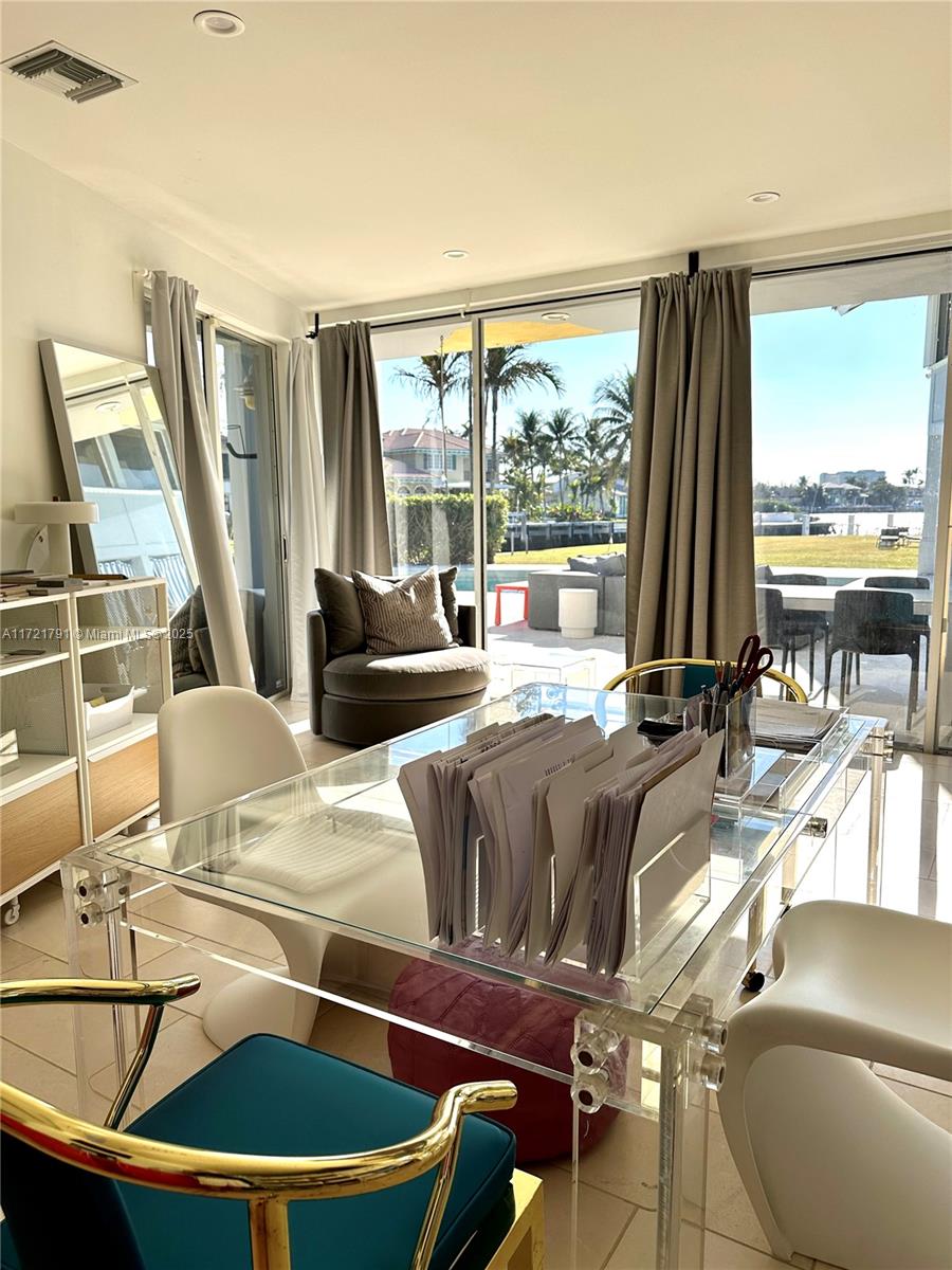 ISLAND DRIVE SOUTH ESTATE - Residential