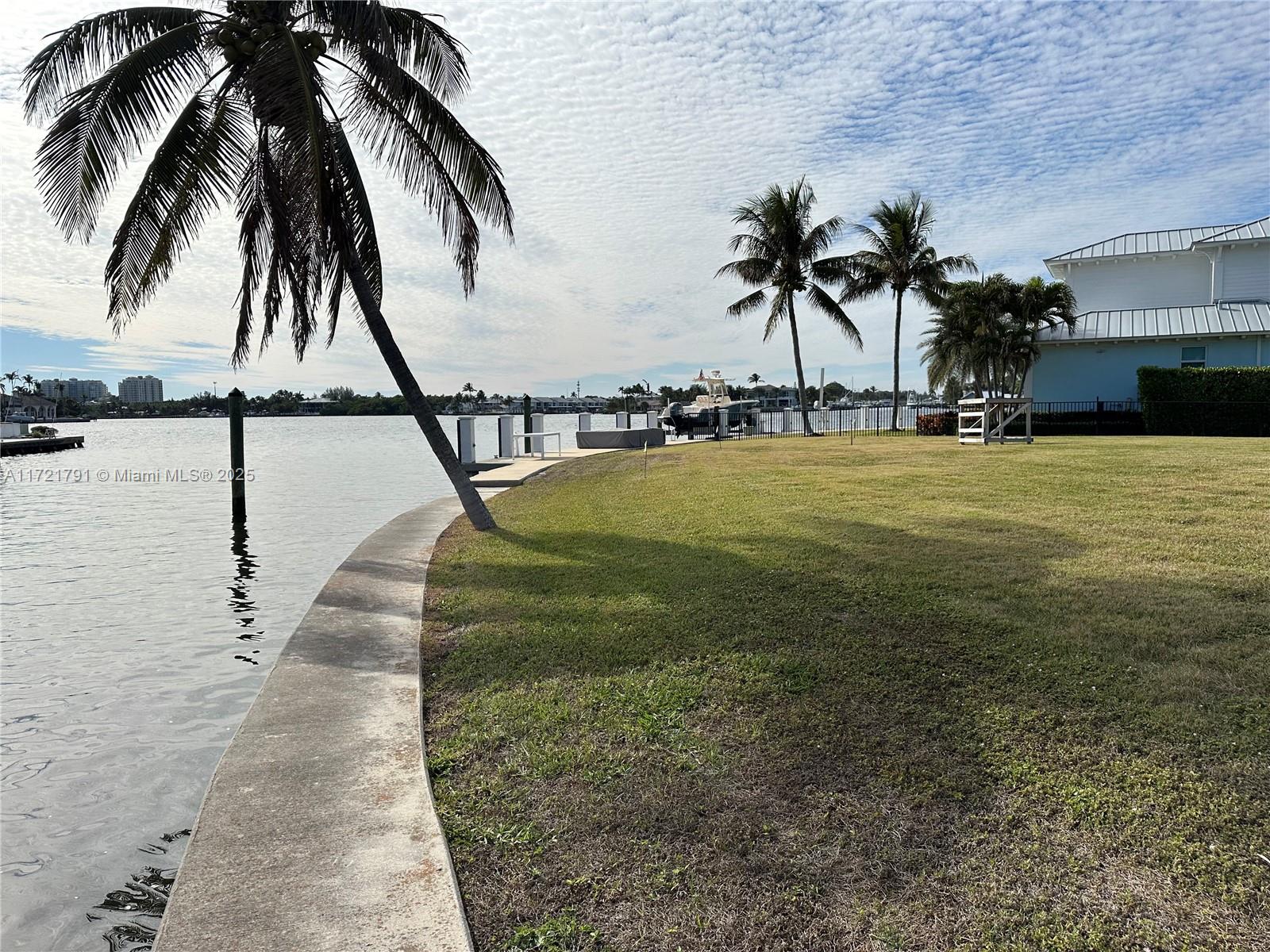 ISLAND DRIVE SOUTH ESTATE - Residential