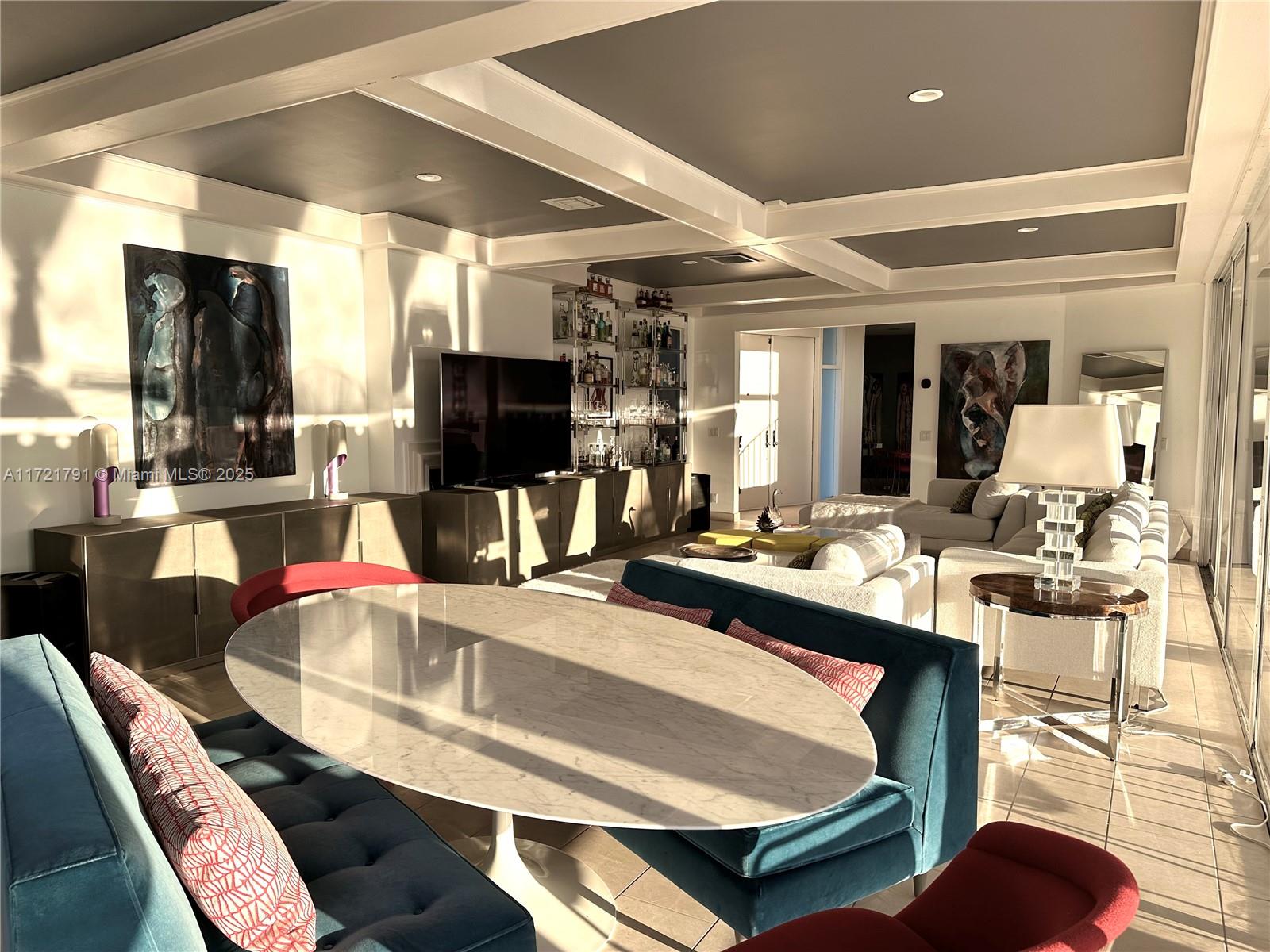 ISLAND DRIVE SOUTH ESTATE - Residential