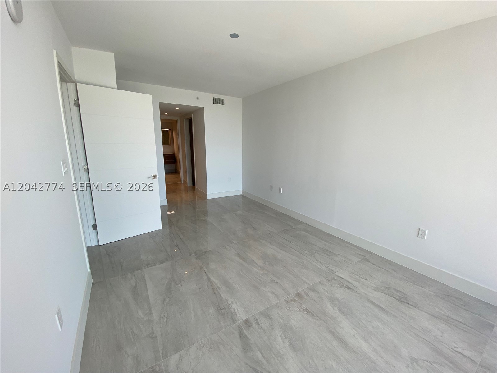 BAY HARBOUR ISLAND - Residential Lease