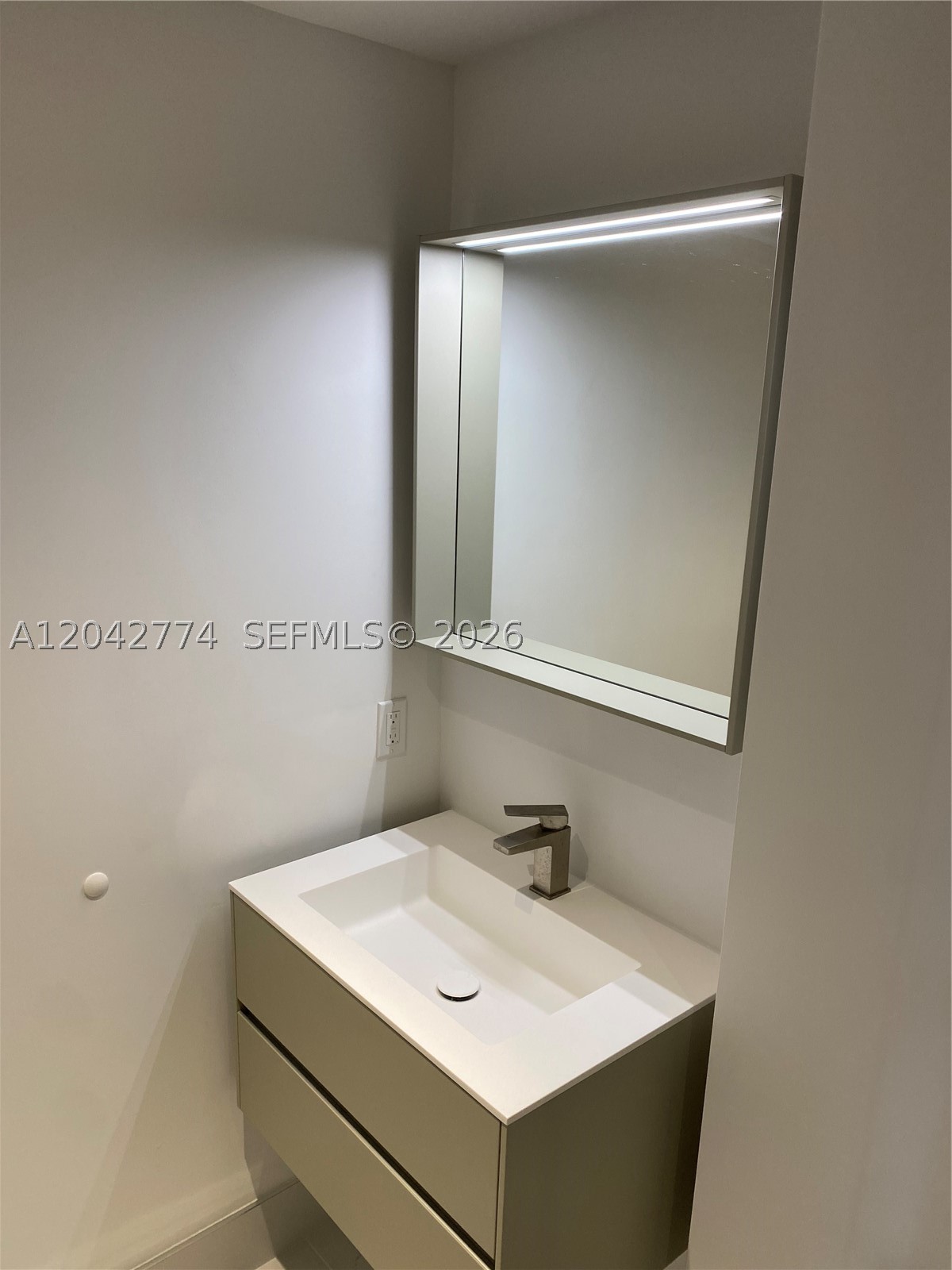 BAY HARBOUR ISLAND - Residential Lease