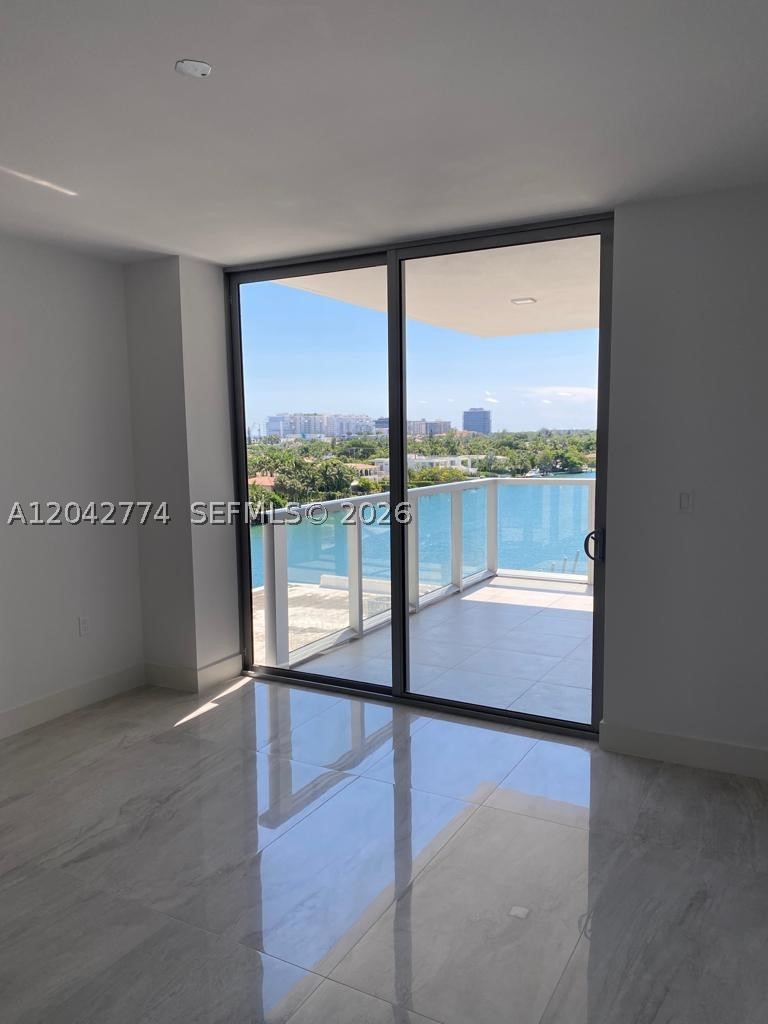 BAY HARBOUR ISLAND - Residential Lease