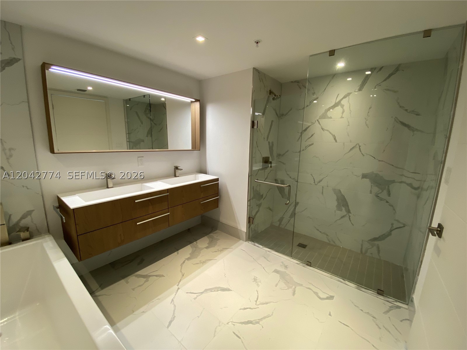 BAY HARBOUR ISLAND - Residential Lease