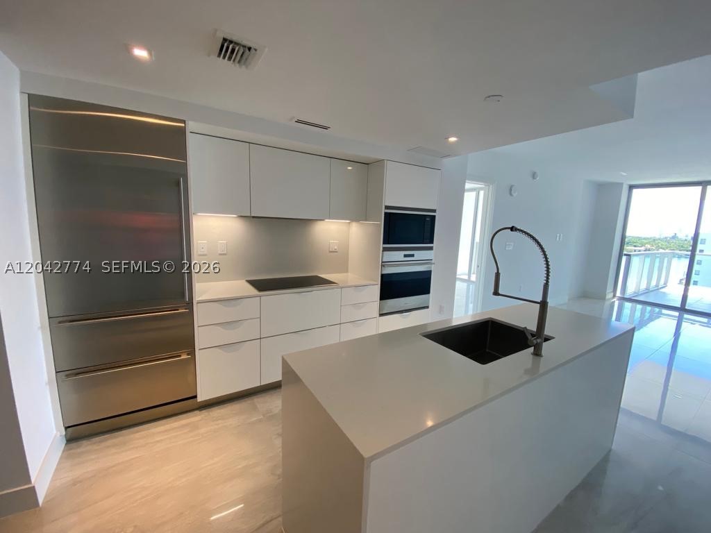 BAY HARBOUR ISLAND - Residential Lease
