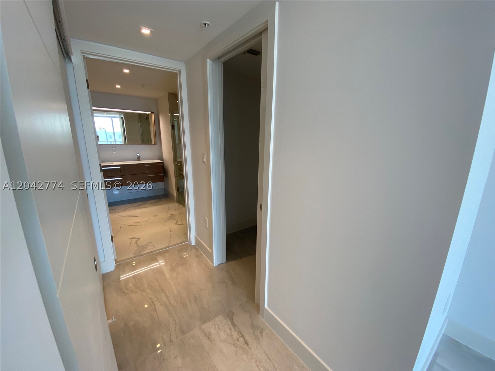 BAY HARBOUR ISLAND - Residential Lease