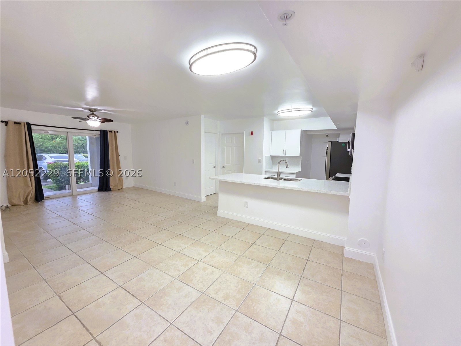 ROYAL GRAND CONDO - Residential