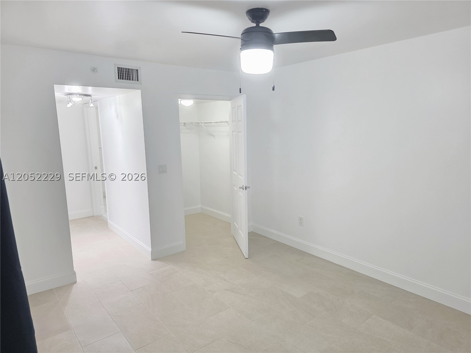 ROYAL GRAND CONDO - Residential
