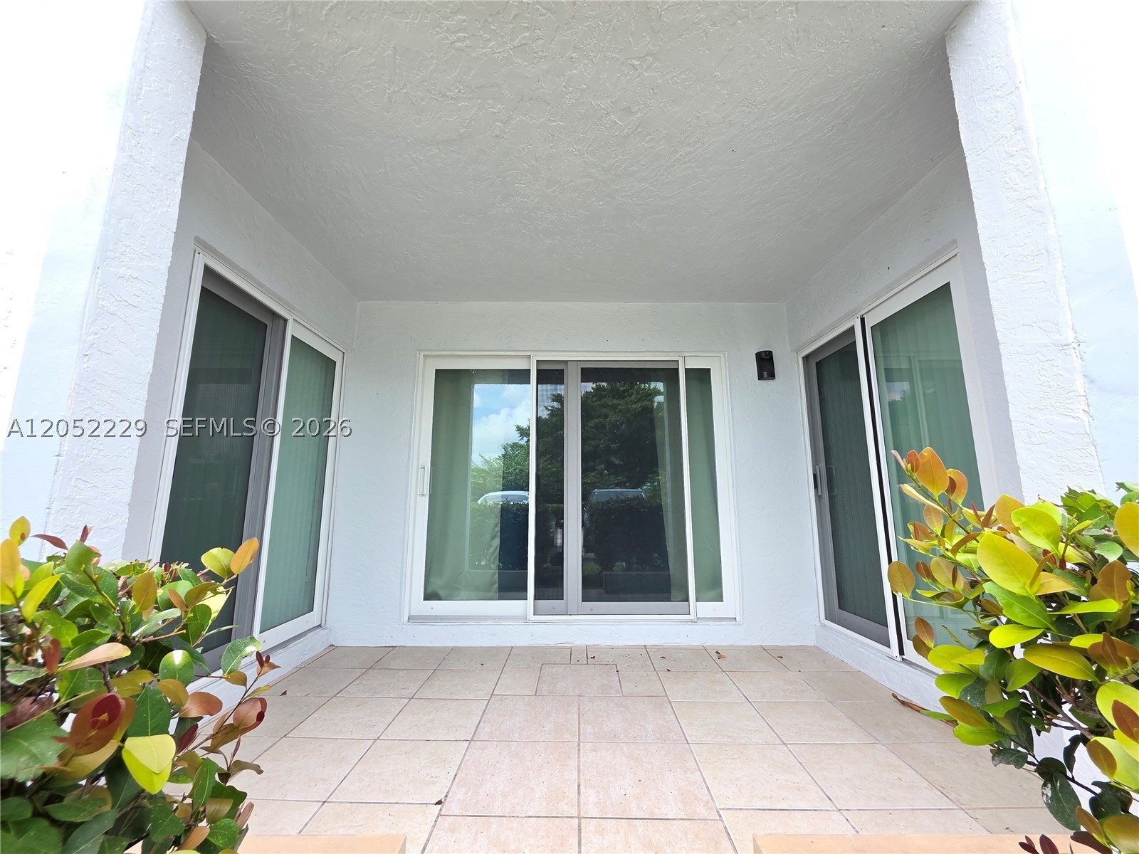 ROYAL GRAND CONDO - Residential