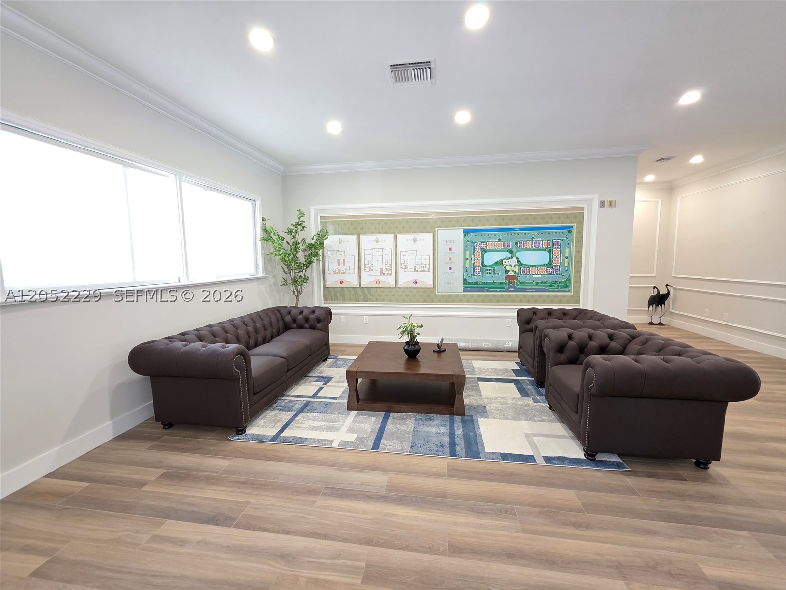 ROYAL GRAND CONDO - Residential