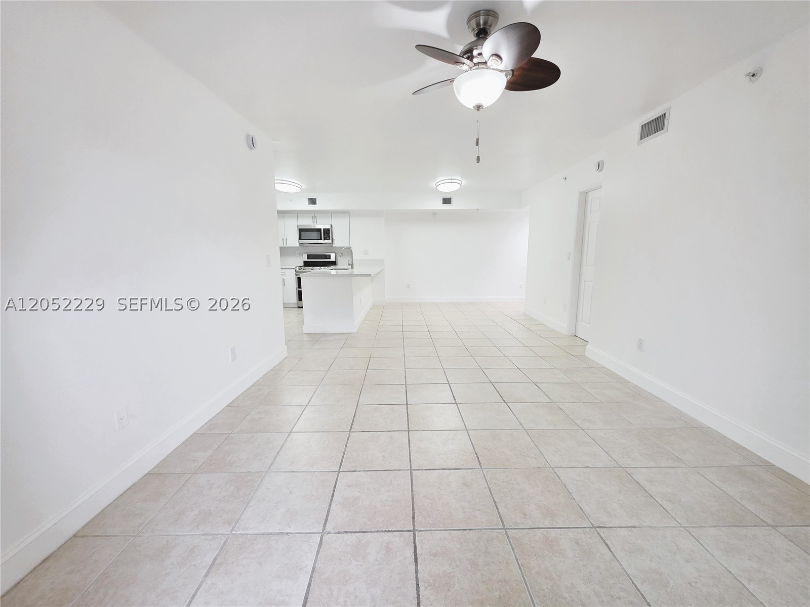ROYAL GRAND CONDO - Residential