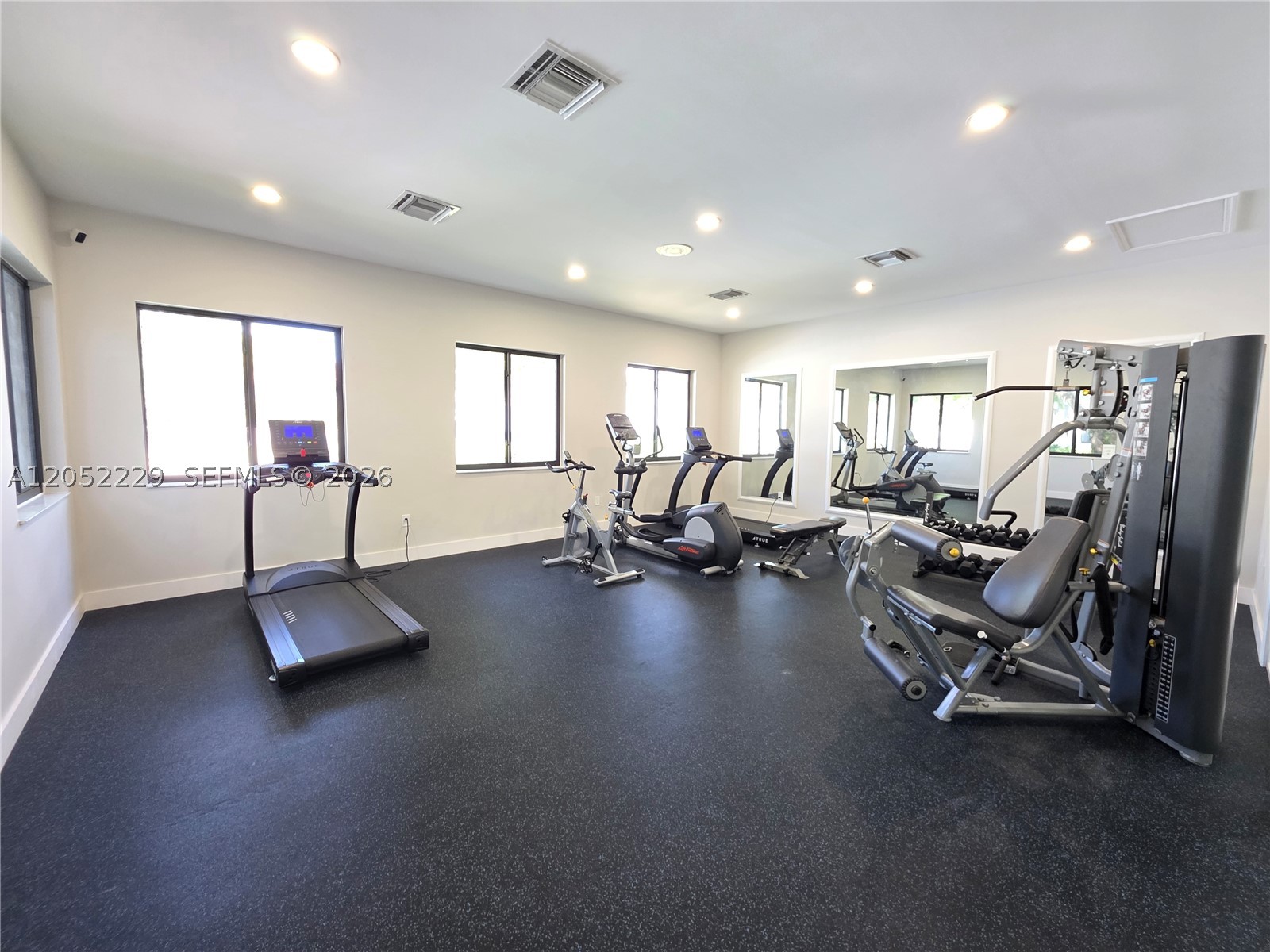 ROYAL GRAND CONDO - Residential