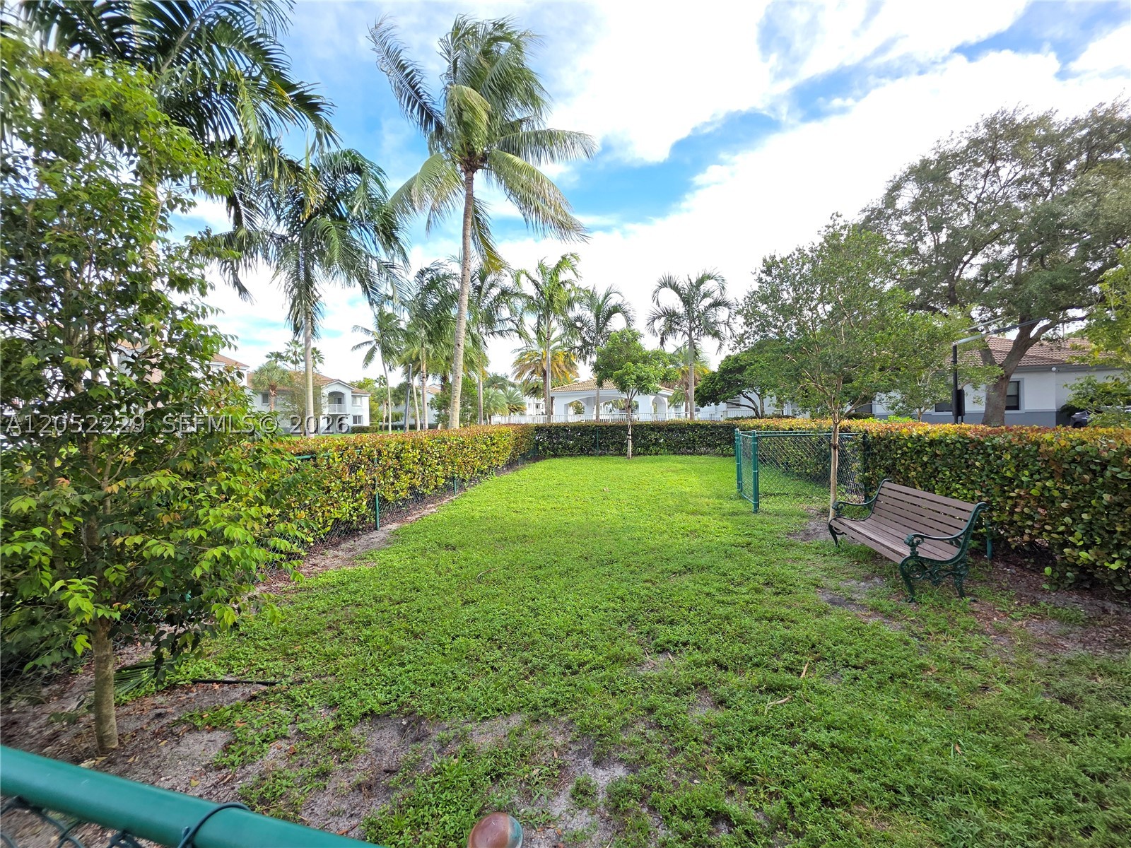 ROYAL GRAND CONDO - Residential