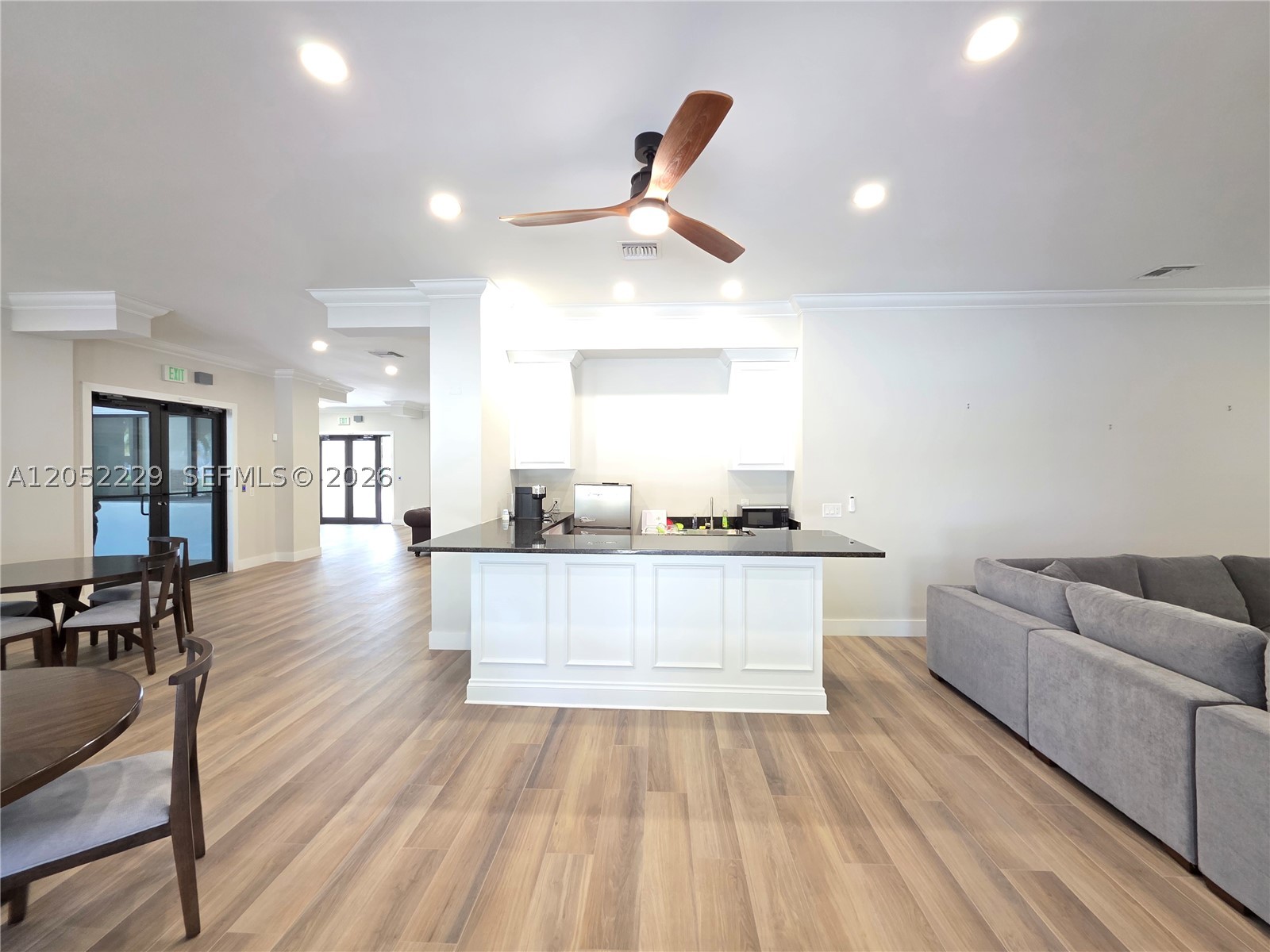 ROYAL GRAND CONDO - Residential