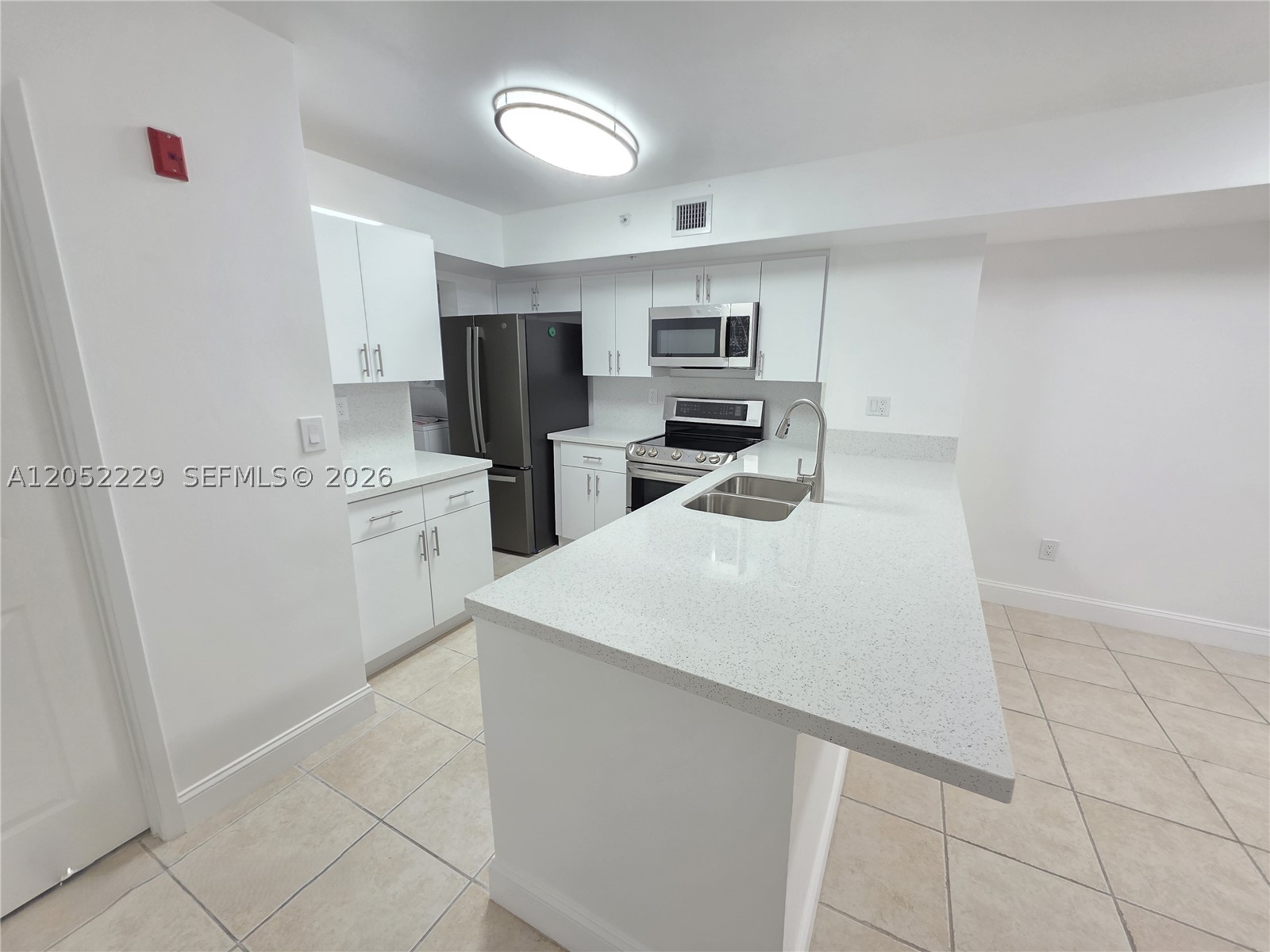 ROYAL GRAND CONDO - Residential