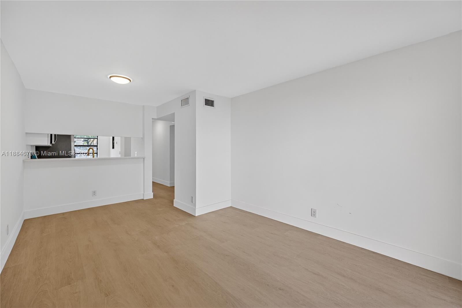 LAKESIDE AT TAMARAC CONDO - Residential