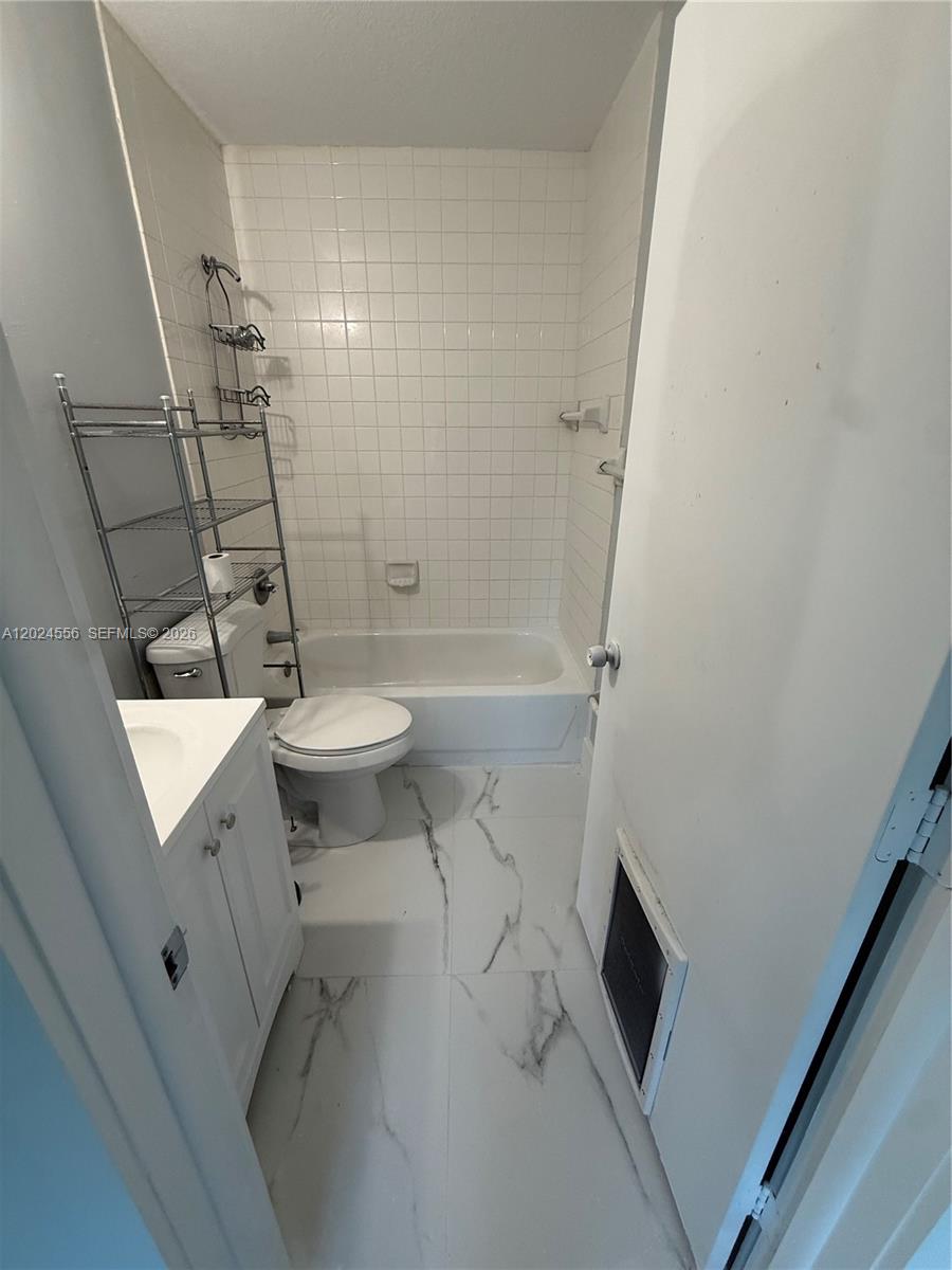 MAHOGANY ISLE HOMES CONDO - Residential Lease