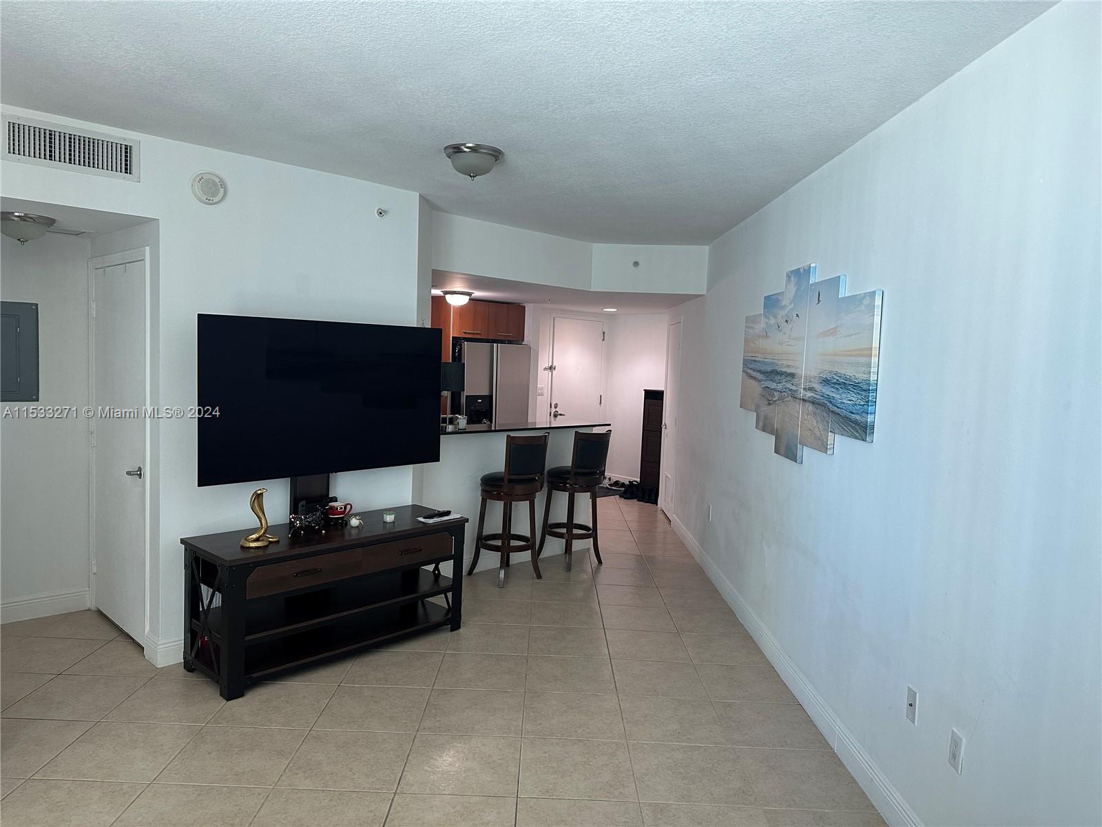 METROPOLIS II AT DADELAND - Residential Lease