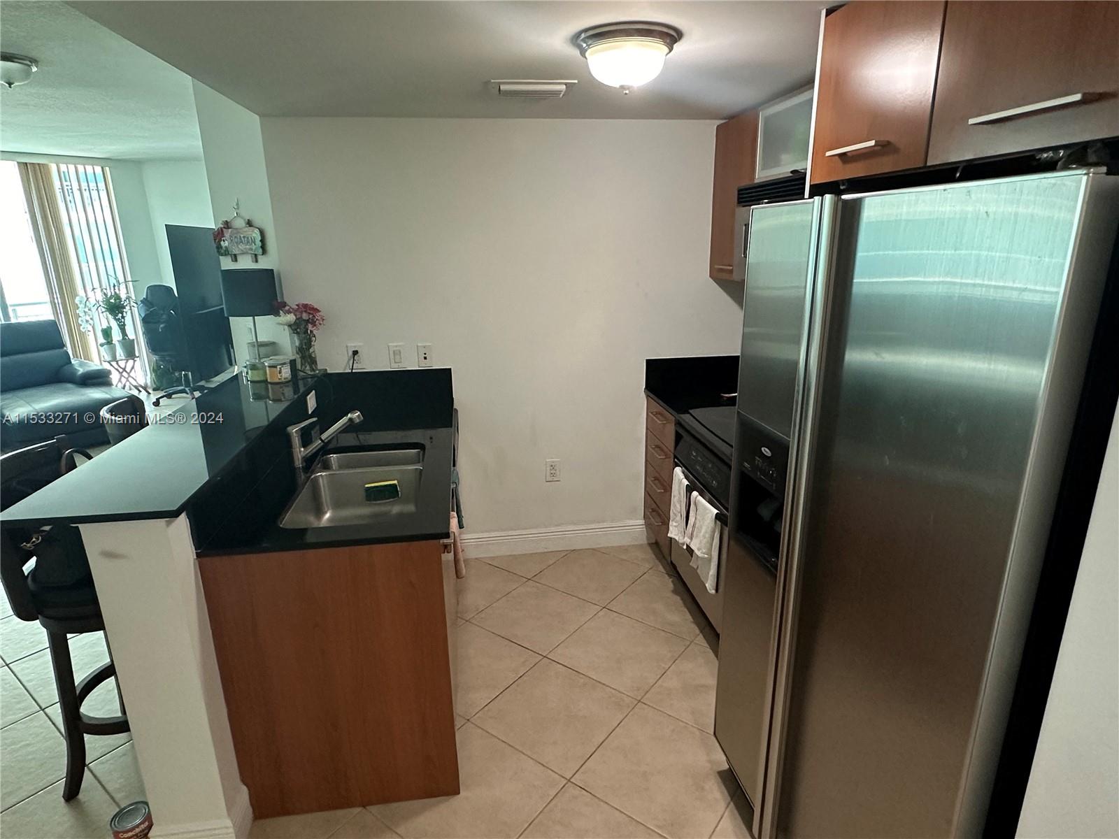 METROPOLIS II AT DADELAND - Residential Lease