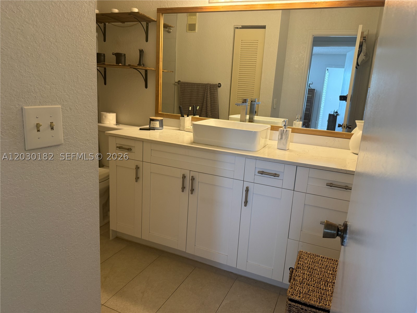 CORAL KEY CONDO - Residential Lease
