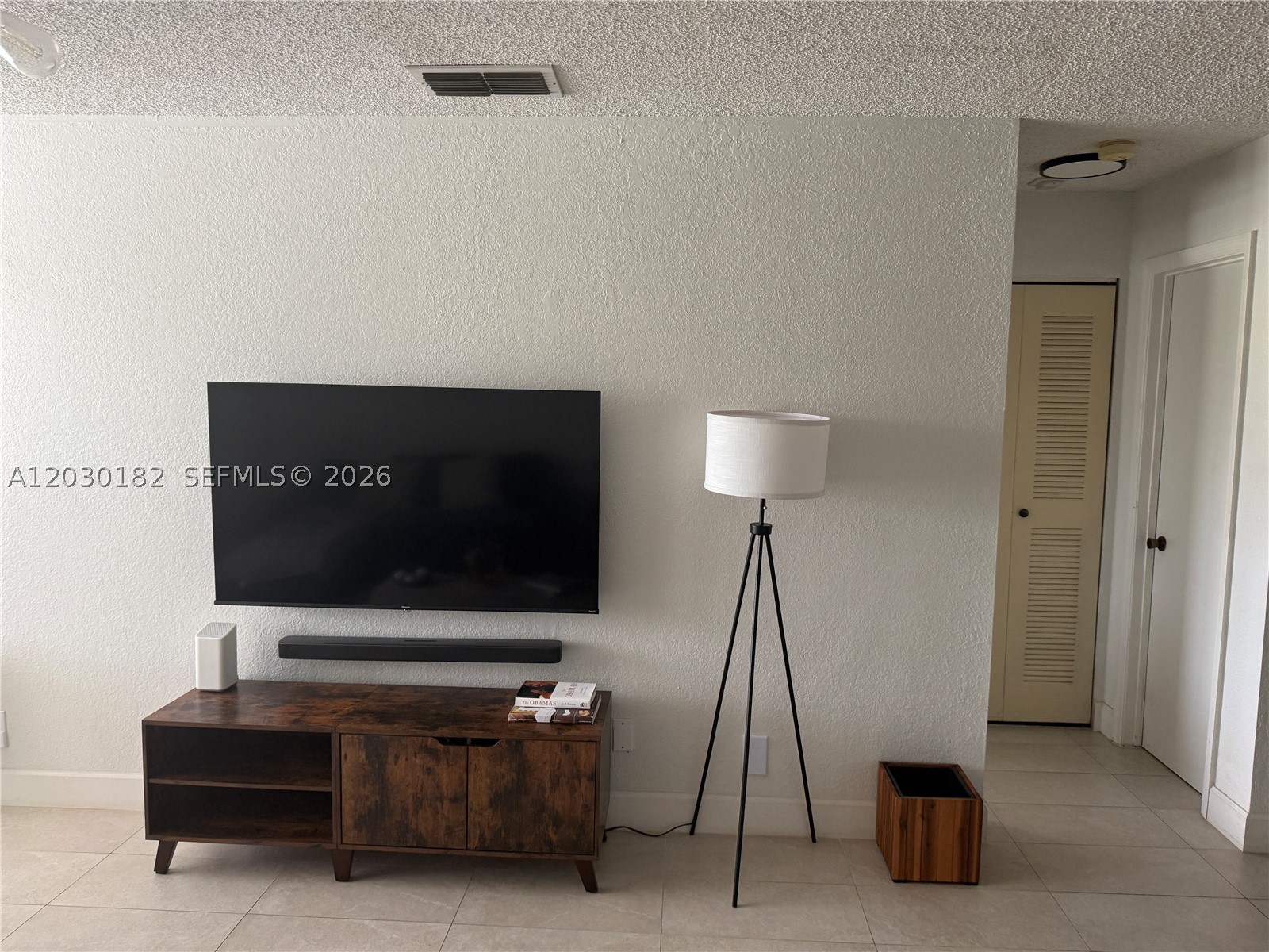 CORAL KEY CONDO - Residential Lease
