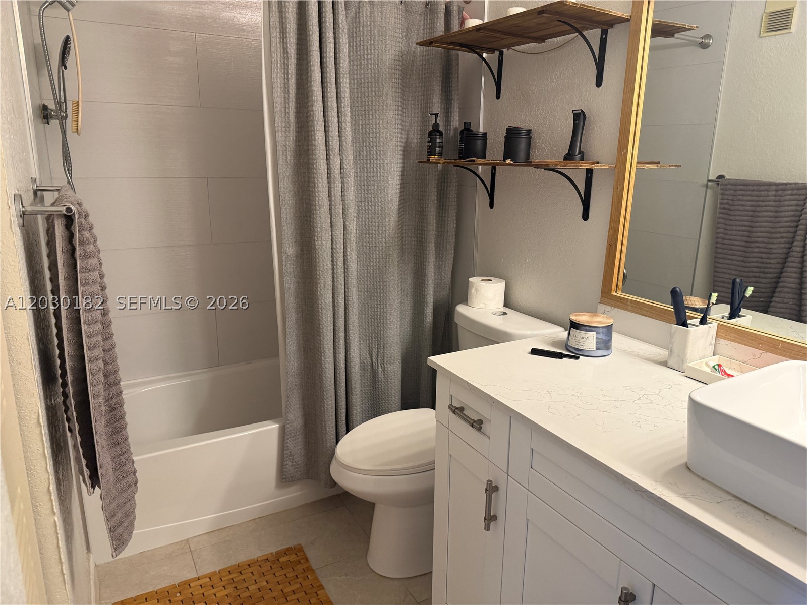 CORAL KEY CONDO - Residential Lease