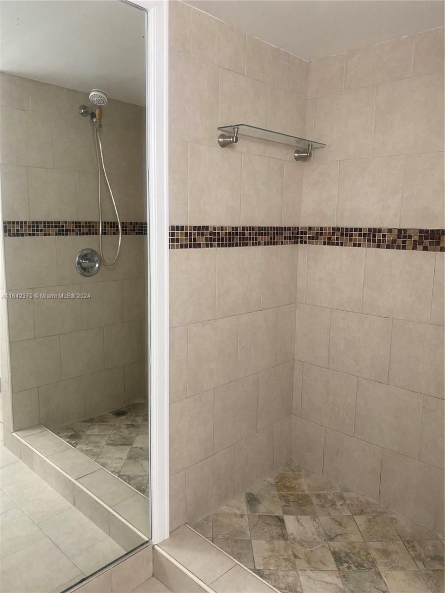 SAMARI LAKE EAST CONDO - Residential