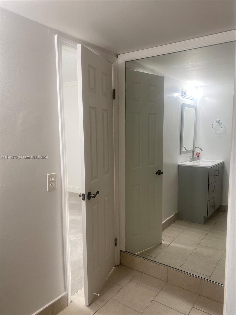 SAMARI LAKE EAST CONDO - Residential