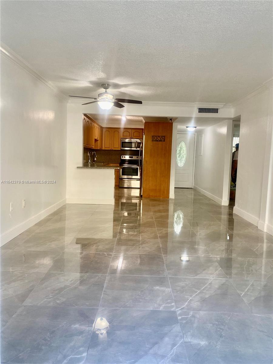 SAMARI LAKE EAST CONDO - Residential