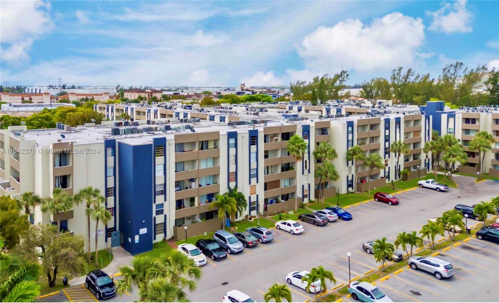 SAMARI LAKE EAST CONDO - Residential