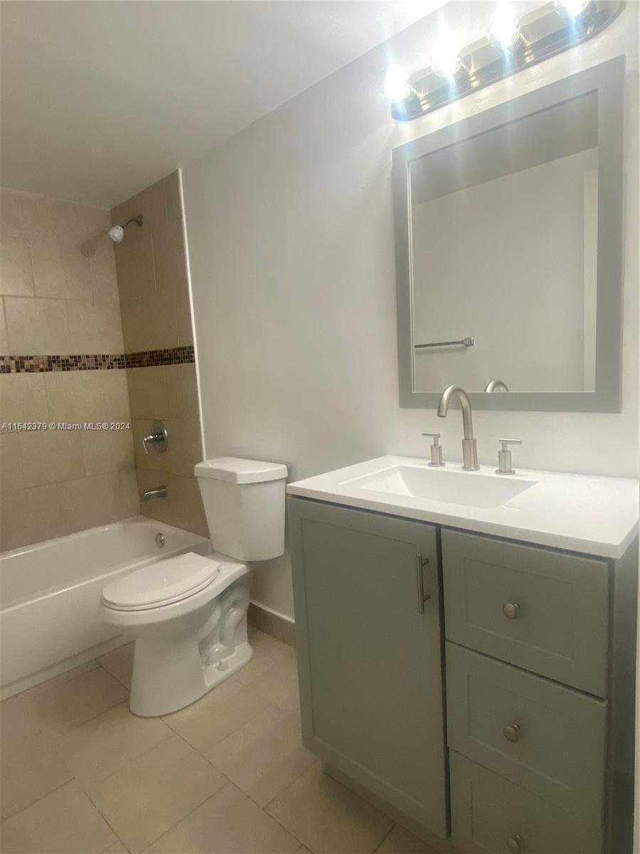 SAMARI LAKE EAST CONDO - Residential