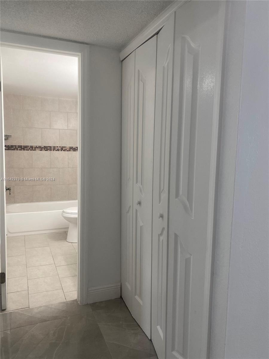 SAMARI LAKE EAST CONDO - Residential