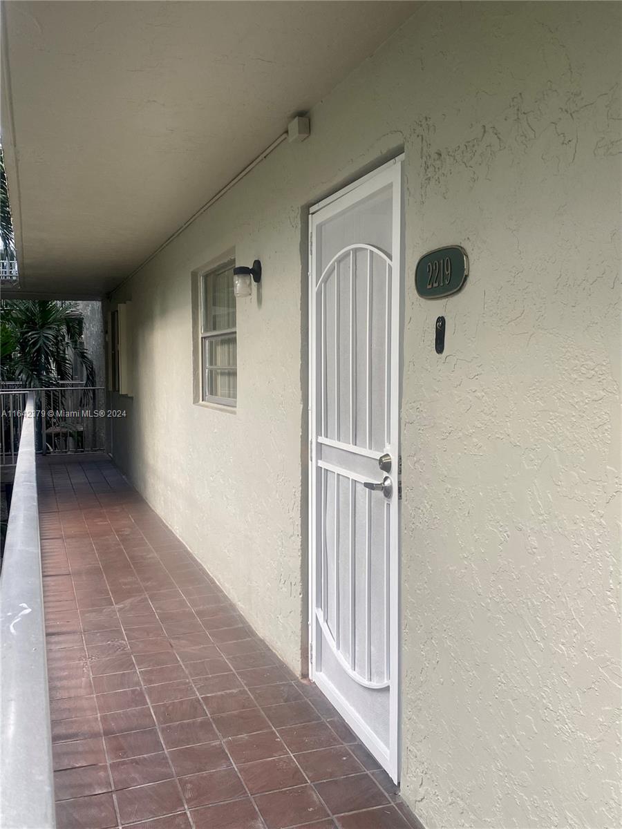 SAMARI LAKE EAST CONDO - Residential