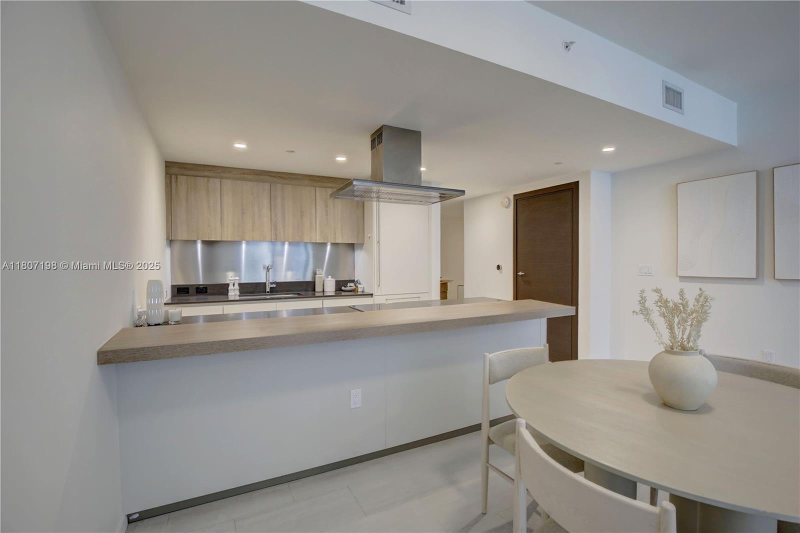 BRICKELL FLATIRON - Residential