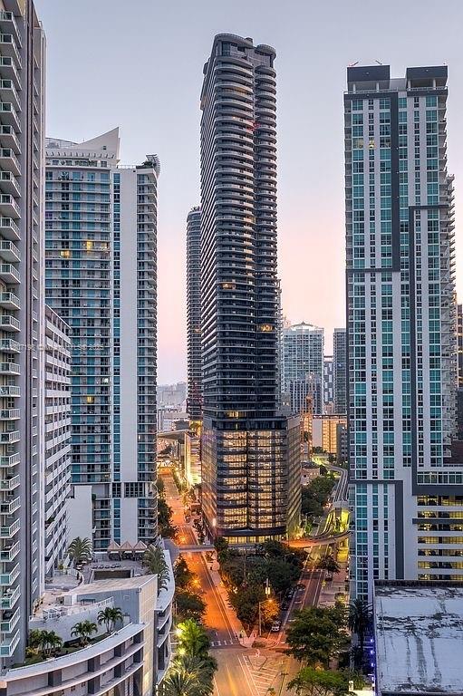 BRICKELL FLATIRON - Residential