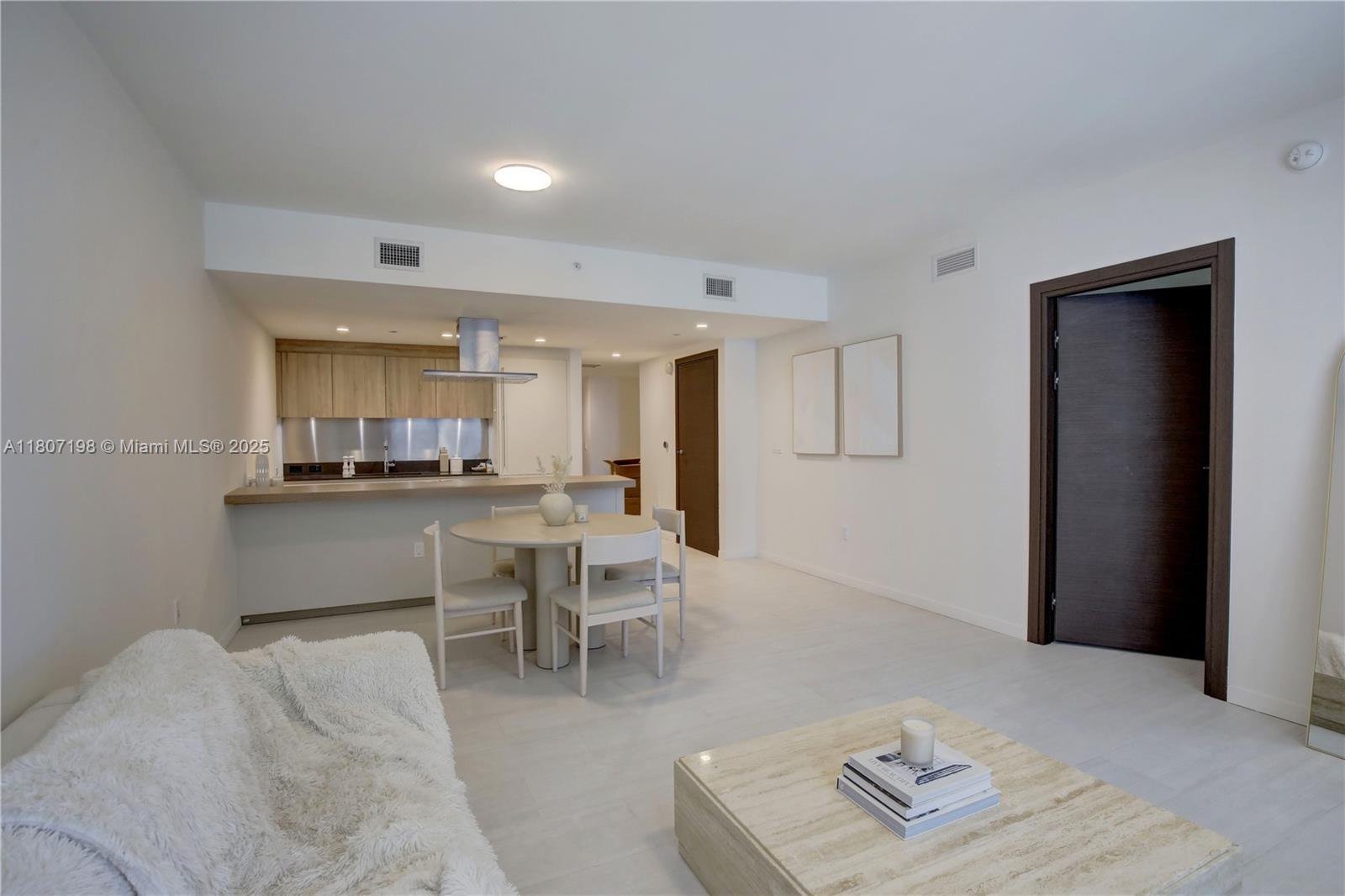 BRICKELL FLATIRON - Residential