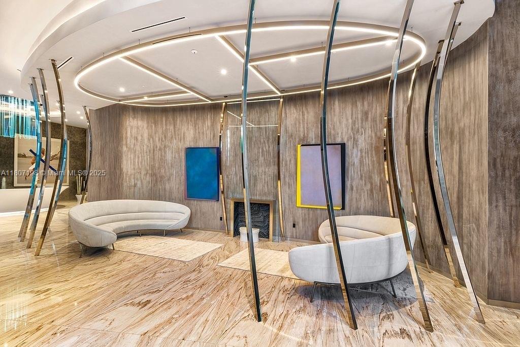 BRICKELL FLATIRON - Residential