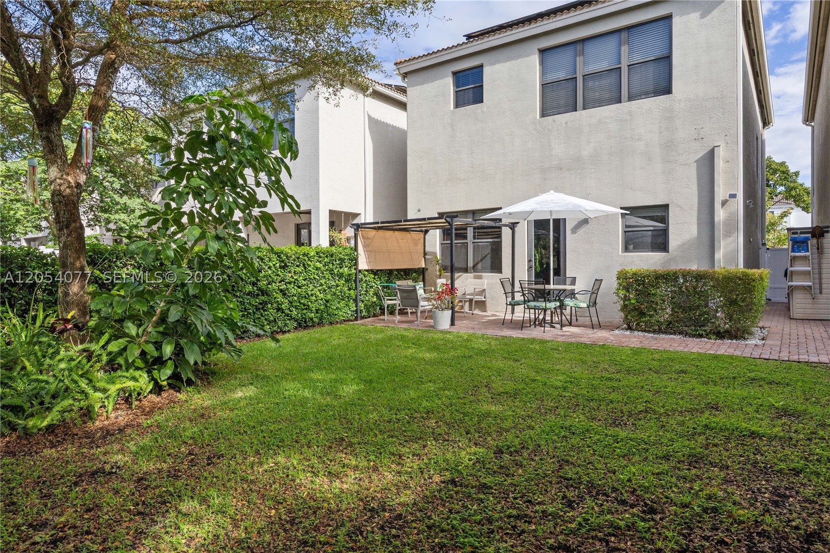 CHAMPION LAKES - Residential