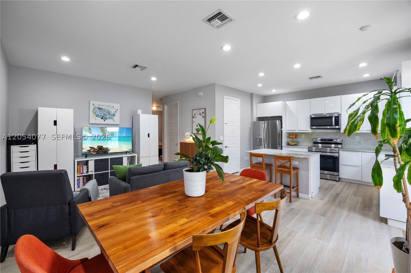 CHAMPION LAKES - Residential