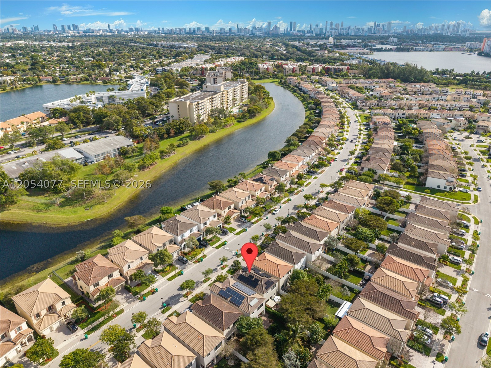 CHAMPION LAKES - Residential
