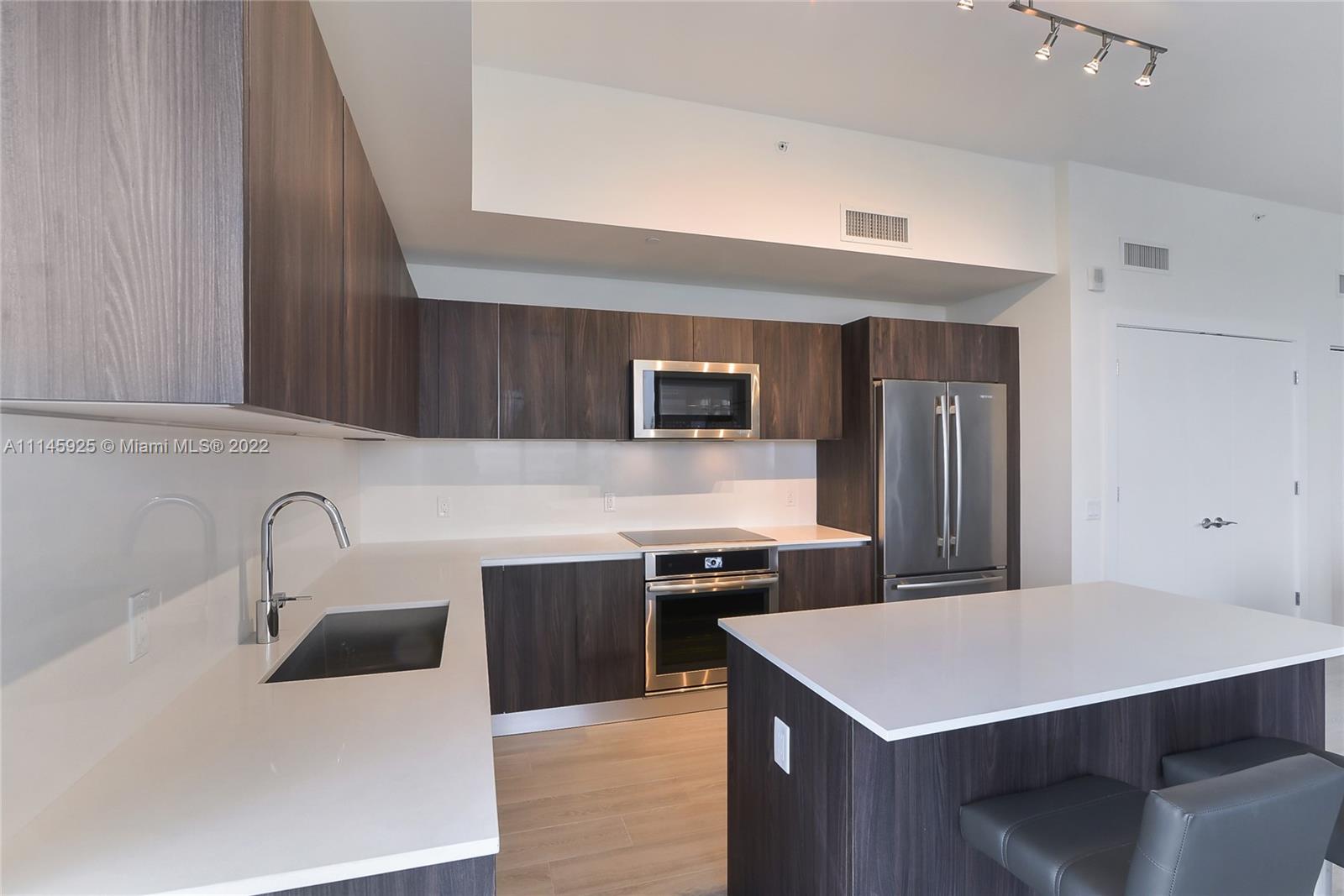 AVENTURA PARKSQUARE RESID - Residential
