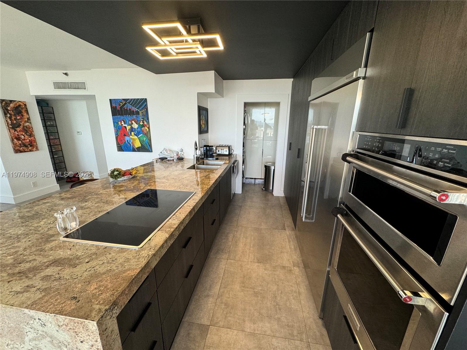 TURNBERRY TOWERS CONDO - Residential