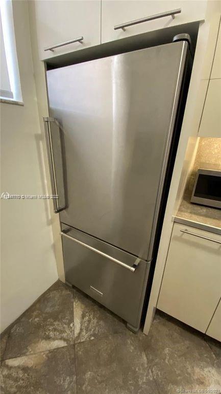 LINCOLN TOWERS CONDO - Residential Lease