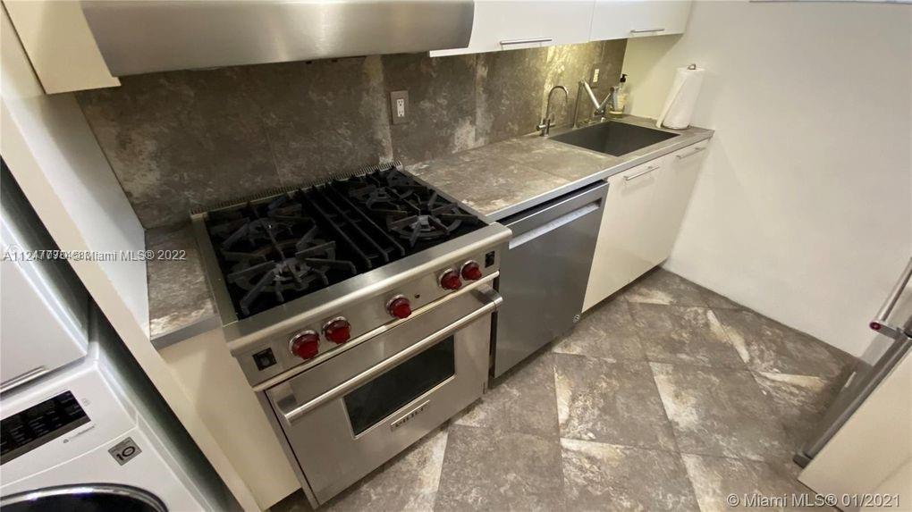 LINCOLN TOWERS CONDO - Residential Lease