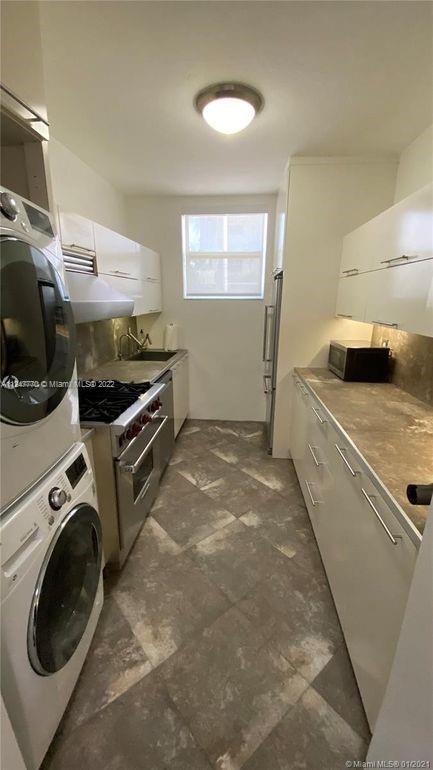 LINCOLN TOWERS CONDO - Residential Lease