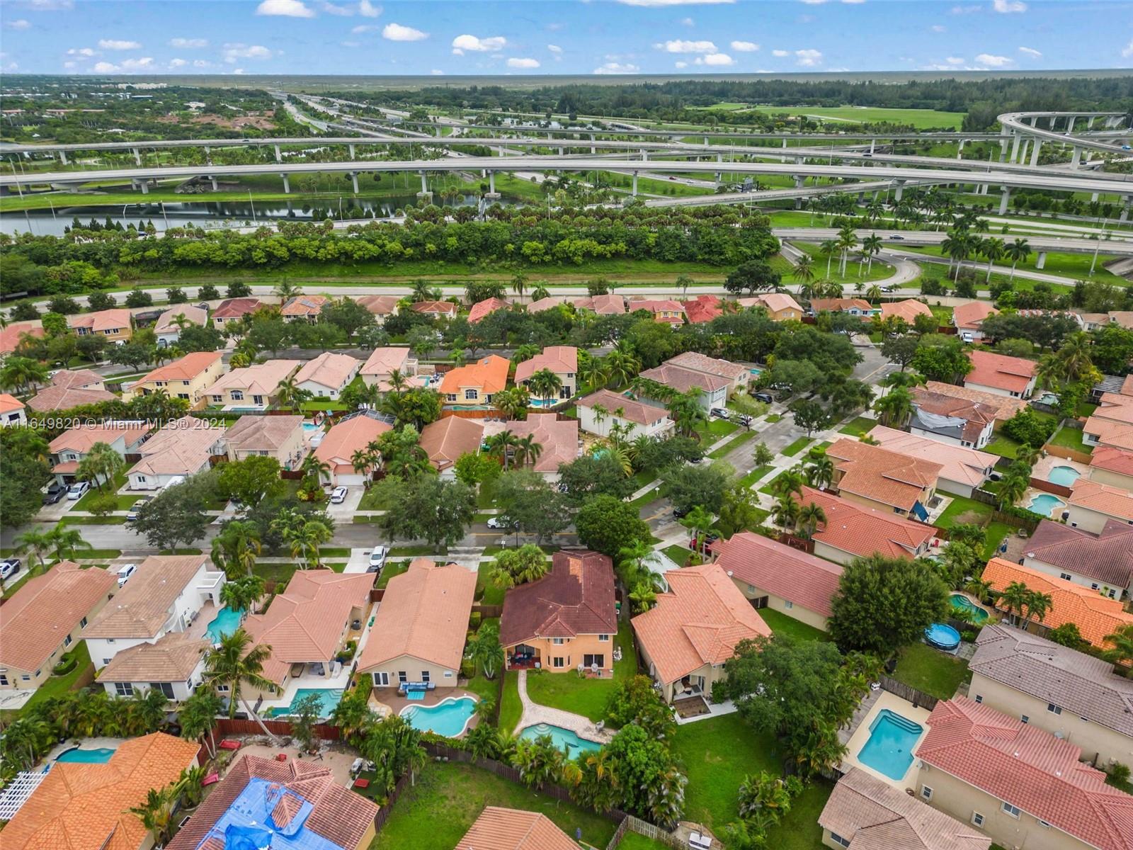 GROVE COMMERCIAL CENTER - Residential